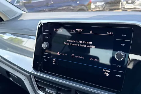 50 of 67 for Volkswagen T-Roc 1.0 TSI Style Euro 6 (s/s) 5dr