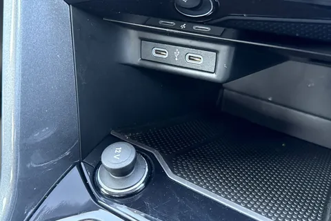 55 of 67 for Volkswagen T-Roc 1.0 TSI Style Euro 6 (s/s) 5dr