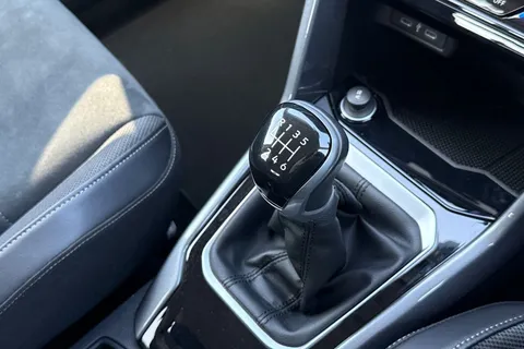 56 of 67 for Volkswagen T-Roc 1.0 TSI Style Euro 6 (s/s) 5dr