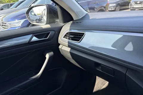 61 of 67 for Volkswagen T-Roc 1.0 TSI Style Euro 6 (s/s) 5dr