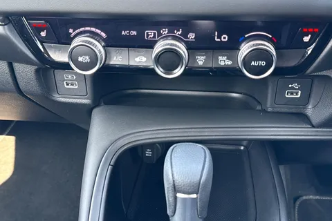 MD24BNK Honda HR-V 1.5 eHEV Elegance 5dr CVT Thumbnail #22