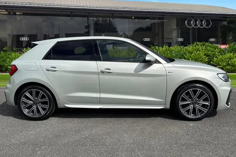  Audi A1 1.0 TFSI 25 S line Sportback Euro 6 (s/s) 5dr Thumbnail #4