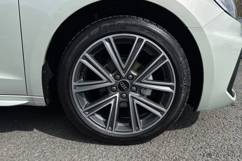  Audi A1 1.0 TFSI 25 S line Sportback Euro 6 (s/s) 5dr Thumbnail #12