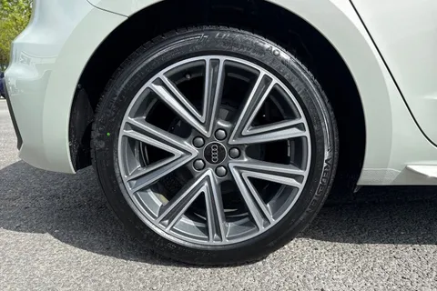 Audi A1 1.0 TFSI 25 S line Sportback Euro 6 (s/s) 5dr Thumbnail #13