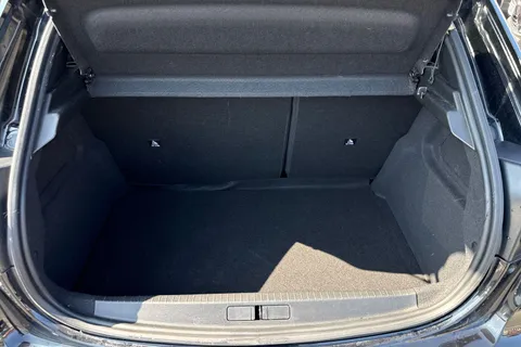 FG25YBH PEUGEOT 208 1.2 PureTech GT Euro 6 (s/s) 5dr Thumbnail #11