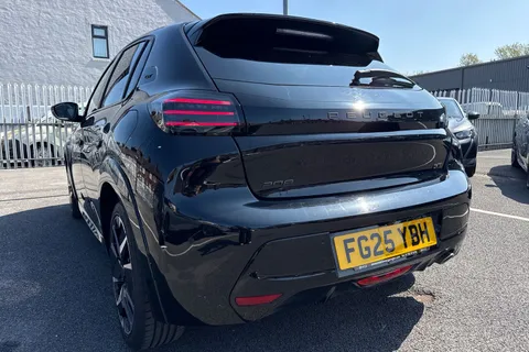 FG25YBH PEUGEOT 208 1.2 PureTech GT Euro 6 (s/s) 5dr Thumbnail #17