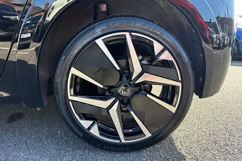 FG25YBH PEUGEOT 208 1.2 PureTech GT Euro 6 (s/s) 5dr Thumbnail #23