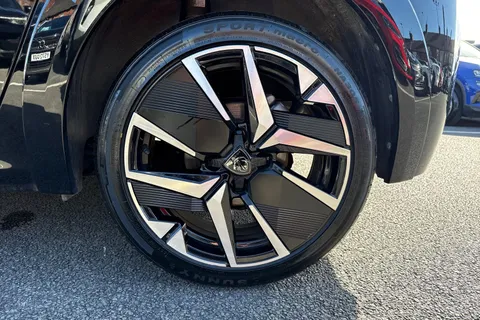 FG25YBH PEUGEOT 208 1.2 PureTech GT Euro 6 (s/s) 5dr Thumbnail #24