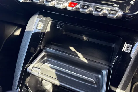 FG25YBH PEUGEOT 208 1.2 PureTech GT Euro 6 (s/s) 5dr Thumbnail #43