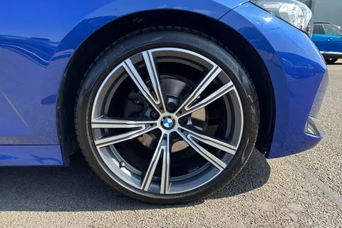 YD74LRV BMW 3 Series 2.0 320i M Sport Auto Euro 6 (s/s) 4dr Thumbnail #11