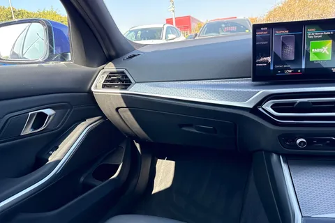 YD74LRV BMW 3 Series 2.0 320i M Sport Auto Euro 6 (s/s) 4dr Thumbnail #21