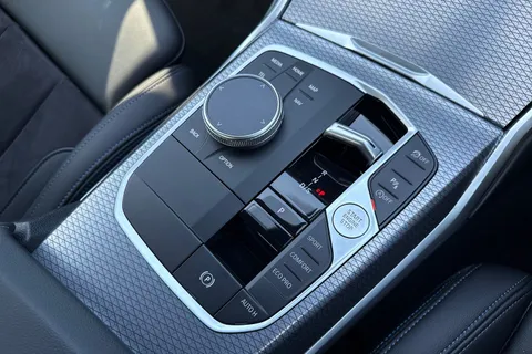 YD74LRV BMW 3 Series 2.0 320i M Sport Auto Euro 6 (s/s) 4dr Thumbnail #24