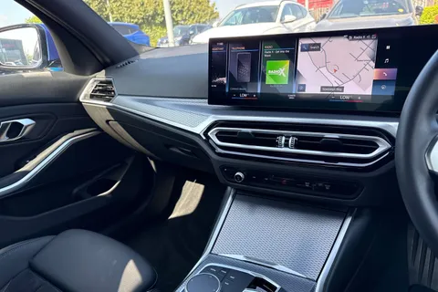 YD74LRV BMW 3 Series 2.0 320i M Sport Auto Euro 6 (s/s) 4dr Thumbnail #46