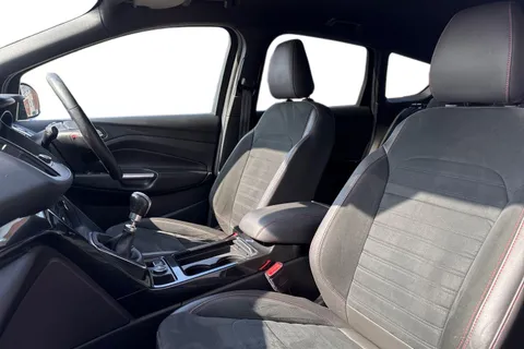 JO61PUB Ford Kuga 2.0 TDCi EcoBlue ST-Line AWD Euro 6 (s/s) 5dr Thumbnail #11