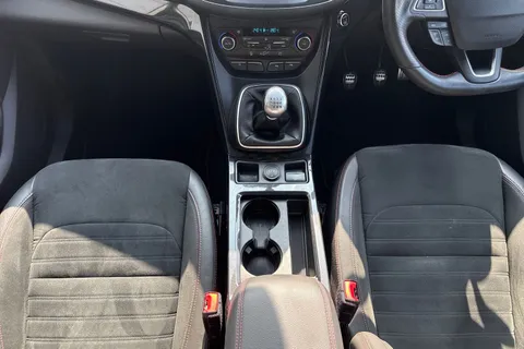 JO61PUB Ford Kuga 2.0 TDCi EcoBlue ST-Line AWD Euro 6 (s/s) 5dr Thumbnail #34