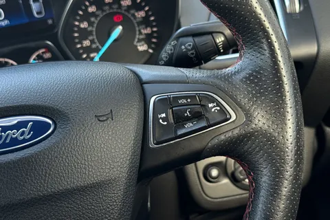 JO61PUB Ford Kuga 2.0 TDCi EcoBlue ST-Line AWD Euro 6 (s/s) 5dr Thumbnail #38