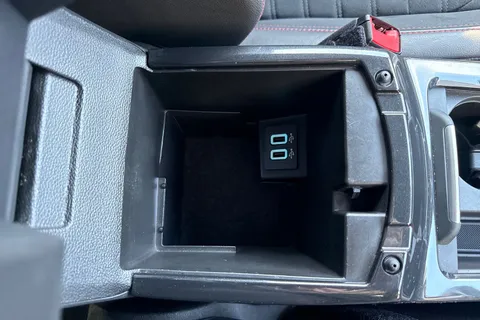 JO61PUB Ford Kuga 2.0 TDCi EcoBlue ST-Line AWD Euro 6 (s/s) 5dr Thumbnail #45