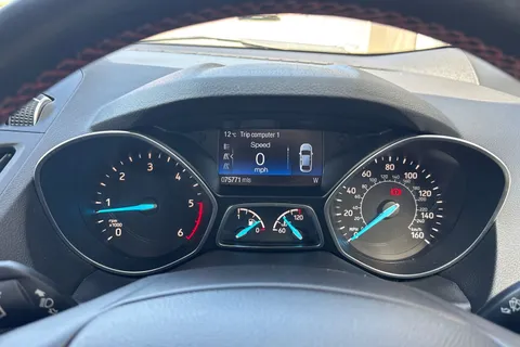 JO61PUB Ford Kuga 2.0 TDCi EcoBlue ST-Line AWD Euro 6 (s/s) 5dr Thumbnail #48