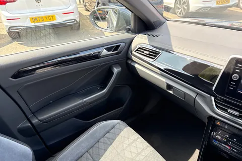 KN75NZG Volkswagen T-Roc 2.0 TDI 150 EVO R-Line 5dr DSG ⭐panoramic sunroof, Rear view camera⭐ Thumbnail #21