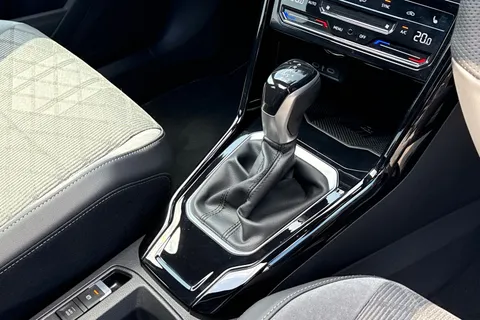 KN75NZG Volkswagen T-Roc 2.0 TDI 150 EVO R-Line 5dr DSG ⭐panoramic sunroof, Rear view camera⭐ Thumbnail #24