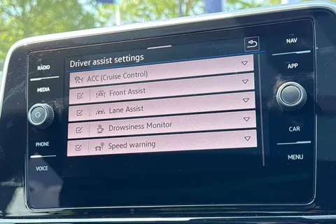 KN75NZG Volkswagen T-Roc 2.0 TDI 150 EVO R-Line 5dr DSG ⭐panoramic sunroof, Rear view camera⭐ Thumbnail #33