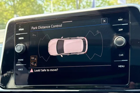 KN75NZG Volkswagen T-Roc 2.0 TDI 150 EVO R-Line 5dr DSG ⭐panoramic sunroof, Rear view camera⭐ Thumbnail #35