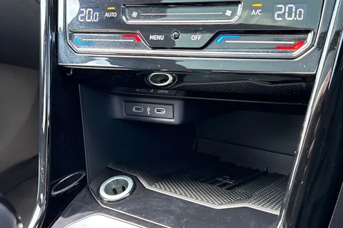 KN75NZG Volkswagen T-Roc 2.0 TDI 150 EVO R-Line 5dr DSG ⭐panoramic sunroof, Rear view camera⭐ Thumbnail #38