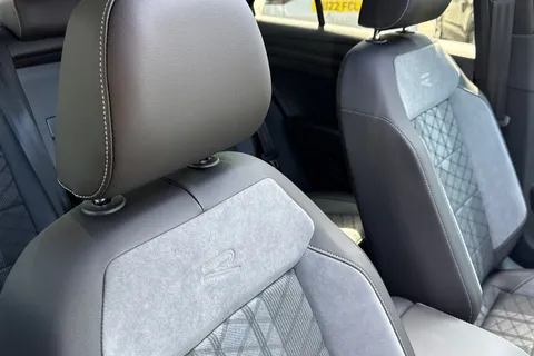 KN75NZG Volkswagen T-Roc 2.0 TDI 150 EVO R-Line 5dr DSG ⭐panoramic sunroof, Rear view camera⭐ Thumbnail #39