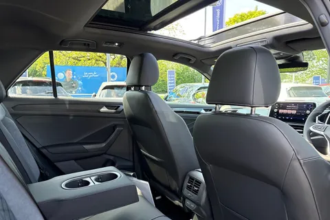KN75NZG Volkswagen T-Roc 2.0 TDI 150 EVO R-Line 5dr DSG ⭐panoramic sunroof, Rear view camera⭐ Thumbnail #40