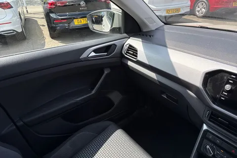 DU22FCL Volkswagen T-Cross 1.0 TSI Active 5dr Thumbnail #21