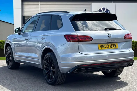VN22UXW Volkswagen Touareg 3.0 V6 TSI 4Motion Black Edition ⭐Active climate Seats, Heated windscreen⭐ Thumbnail #3