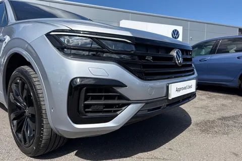 VN22UXW Volkswagen Touareg 3.0 V6 TSI 4Motion Black Edition ⭐Active climate Seats, Heated windscreen⭐ Thumbnail #10