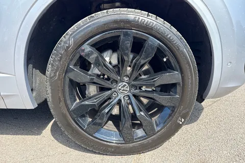 VN22UXW Volkswagen Touareg 3.0 V6 TSI 4Motion Black Edition ⭐Active climate Seats, Heated windscreen⭐ Thumbnail #11