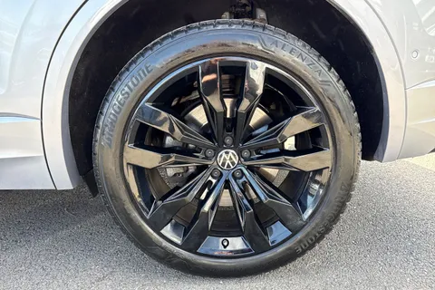 VN22UXW Volkswagen Touareg 3.0 V6 TSI 4Motion Black Edition ⭐Active climate Seats, Heated windscreen⭐ Thumbnail #12