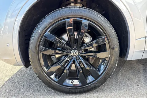 VN22UXW Volkswagen Touareg 3.0 V6 TSI 4Motion Black Edition ⭐Active climate Seats, Heated windscreen⭐ Thumbnail #13