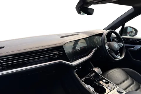 VN22UXW Volkswagen Touareg 3.0 V6 TSI 4Motion Black Edition ⭐Active climate Seats, Heated windscreen⭐ Thumbnail #16