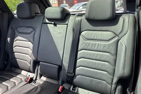 VN22UXW Volkswagen Touareg 3.0 V6 TSI 4Motion Black Edition ⭐Active climate Seats, Heated windscreen⭐ Thumbnail #20