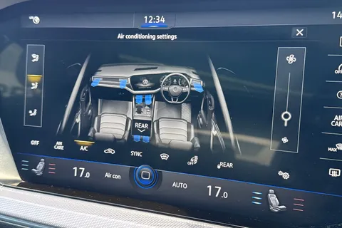 VN22UXW Volkswagen Touareg 3.0 V6 TSI 4Motion Black Edition ⭐Active climate Seats, Heated windscreen⭐ Thumbnail #23