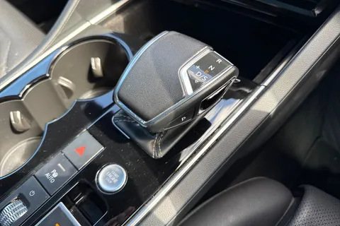 VN22UXW Volkswagen Touareg 3.0 V6 TSI 4Motion Black Edition ⭐Active climate Seats, Heated windscreen⭐ Thumbnail #24