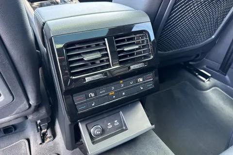 VN22UXW Volkswagen Touareg 3.0 V6 TSI 4Motion Black Edition ⭐Active climate Seats, Heated windscreen⭐ Thumbnail #40