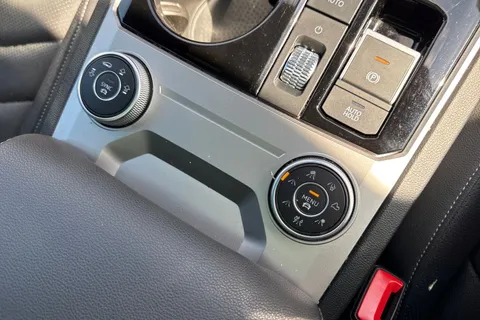 VN22UXW Volkswagen Touareg 3.0 V6 TSI 4Motion Black Edition ⭐Active climate Seats, Heated windscreen⭐ Thumbnail #48