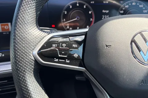 VN22UXW Volkswagen Touareg 3.0 V6 TSI 4Motion Black Edition ⭐Active climate Seats, Heated windscreen⭐ Thumbnail #52