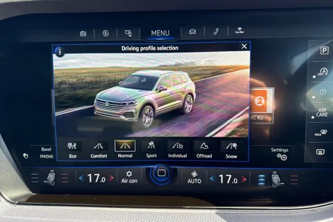 VN22UXW Volkswagen Touareg 3.0 V6 TSI 4Motion Black Edition ⭐Active climate Seats, Heated windscreen⭐ Thumbnail #57