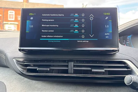 AE23ZTU PEUGEOT 3008 1.6 13.2kWh GT e-EAT 4WD Euro 6 (s/s) 5dr Thumbnail #18