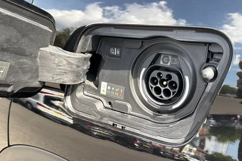 AE23ZTU PEUGEOT 3008 1.6 13.2kWh GT e-EAT 4WD Euro 6 (s/s) 5dr Thumbnail #31