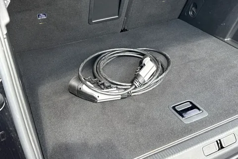 AE23ZTU PEUGEOT 3008 1.6 13.2kWh GT e-EAT 4WD Euro 6 (s/s) 5dr Thumbnail #32