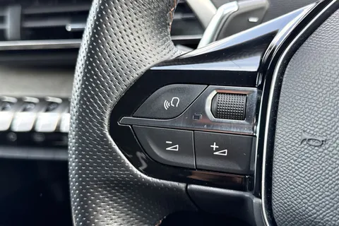 AE23ZTU PEUGEOT 3008 1.6 13.2kWh GT e-EAT 4WD Euro 6 (s/s) 5dr Thumbnail #42