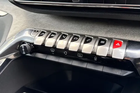 AE23ZTU PEUGEOT 3008 1.6 13.2kWh GT e-EAT 4WD Euro 6 (s/s) 5dr Thumbnail #47