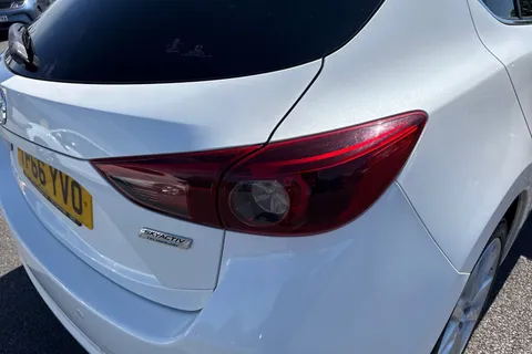 YP66YVO Mazda Mazda3 2.2 SKYACTIV-D Sport Nav Auto Euro 6 (s/s) 5dr Thumbnail #9