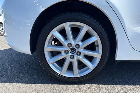 YP66YVO Mazda Mazda3 2.2 SKYACTIV-D Sport Nav Auto Euro 6 (s/s) 5dr Thumbnail #12